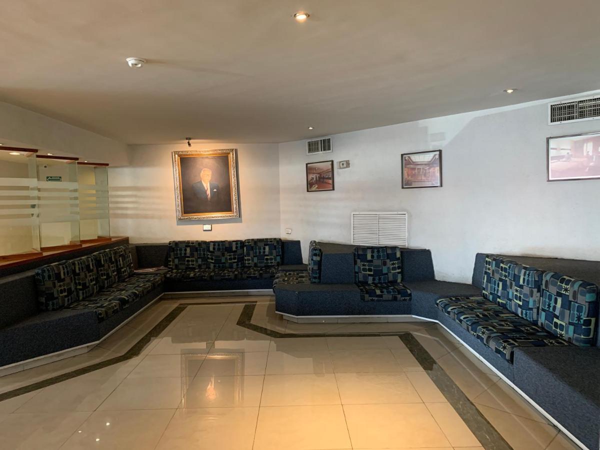 Fastos Hotel Monterrey Zewnętrze zdjęcie