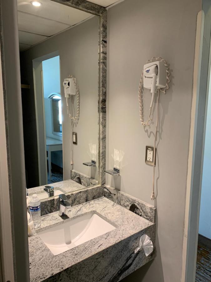 Fastos Hotel Monterrey Zewnętrze zdjęcie